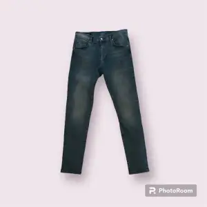 J.Lindeberg Jay Active Slim fit jeans Orginalpris 1295kr Ljusblå Strl 32/34 Perfekt skick  Aldrig använda