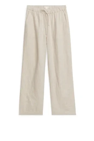 Linnebyxor  - Säljer ett par jättefina linnebyxor, säljer pga köpte för stor storlek, mycket bra skick, säljer för 150+frakt 💓