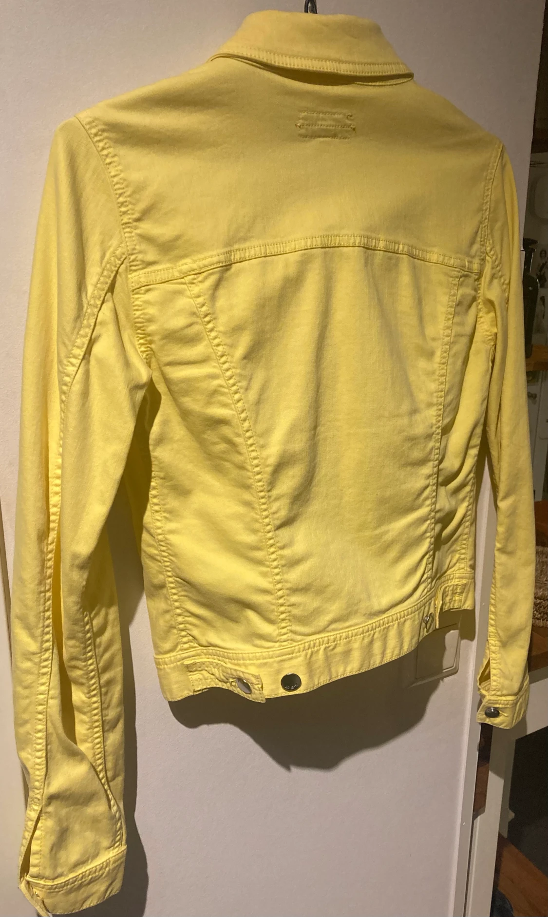 Citrongul jeansjacka - 90