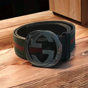 Gucci bälte - Gucci bälte i bra skick givetvis äkta. Hör av er om ni har funderingar eller frågor.