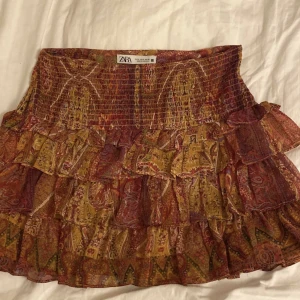 Kjol - Ska byta till M