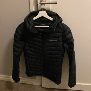 PeakPerformance - Täckjacka  Storlek S,  Märke: Peak performance  Mycket bra skick