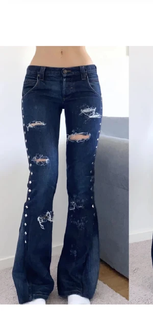 Lågmidjade jeans - ❗️Lånad bild❗️ Jätte fina lågmidjade jeans från wrangler💋💋 Köpte den på plick för några månader men är inte riktigt min stil längre  Kan skicka fler bilder vid intresse ❤️ Pris kan diskuteras vid snabb affär 😘