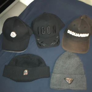 Kepsar & mössor - Moncler keps, 2 dsquared2 kepsar, parajumper mössa, prada mössa