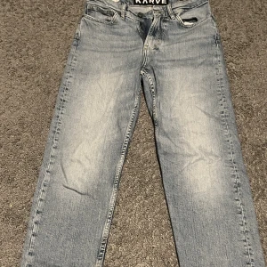 Jeans - Jeans från märker karve i en sliten jättefin blå färg