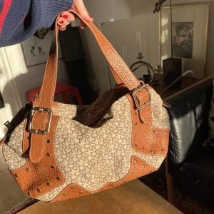 Vintage dknyväska✨✨ - Sååå fin vintage dknyväska! Använd men i fint skick!💓💓🙌