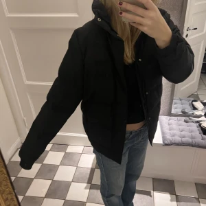 Jacka - Så varm och fin!! Skriv vid frågor 💕XL i barnstorlek så skulle säga en Xs-s.