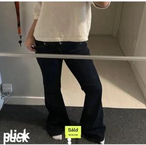 Bootcut jeans - Säljer mina snygga bootcut jeans pga att de börjar bli lite stora men perfekta nu till vintern.  Långa på mig som är cirka 175