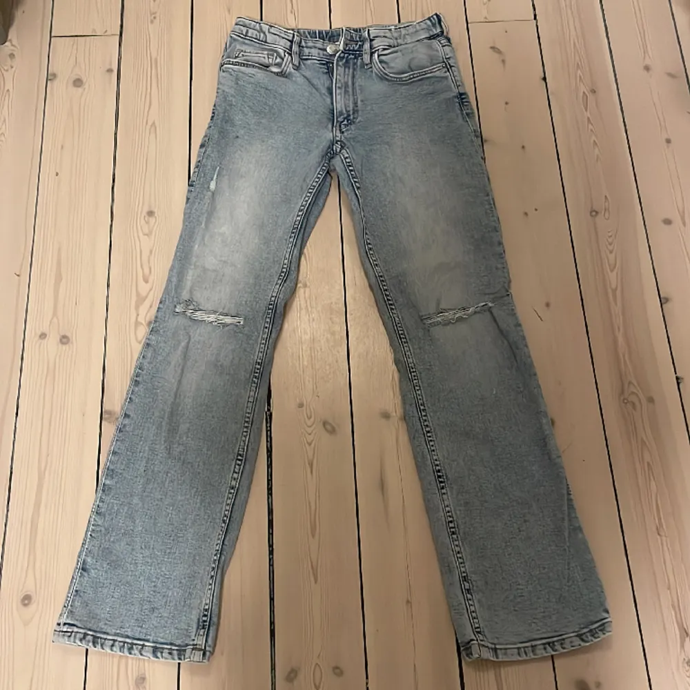 inga defekter lågmidjade jeans från hm💓. Farkut & Housut.
