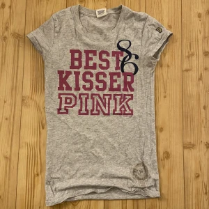 Best kisser PINK🎀 - Hur söt tröja som helst från PINK VS! Får så många komplimanger i denna!🎀