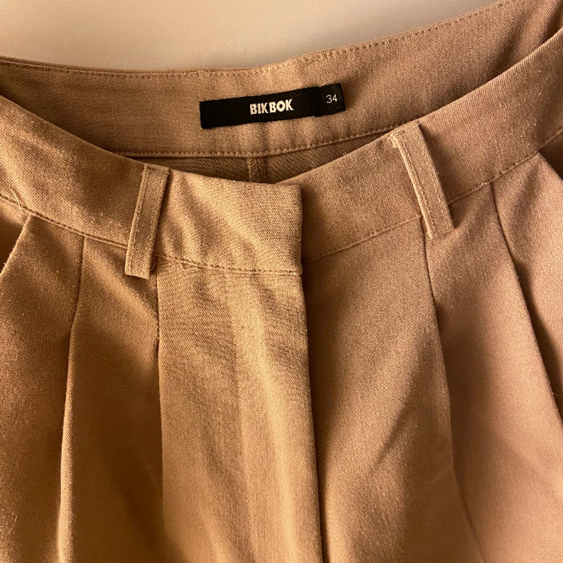 Kostymbyxor BiK Bok  - 91