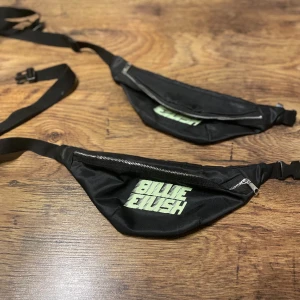 Billie Eilish midjeväska - nypris 149kr, nyskick  35+ BILLIE EILISH PRODUKTER KOLLA MITT KONTO