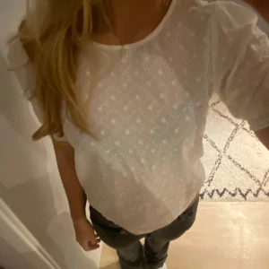 Vit topp - Jättesöt vit topp från H&M🤍🤍