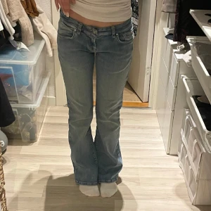 Ltb jeans - (Slutsålda på nätet) Jätte snygga jeans från Ltb🤍Helt oanvända men har tagit bort lapparna. passar någon mellan 158-166 ungefär🤍