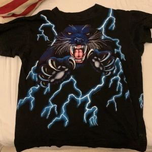 American thunder panther tee - Vintage panther tee några 🕳️ 