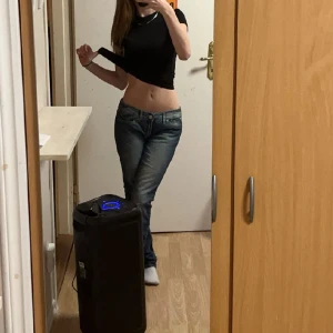 Lee Low waist jeans - Märke Lee, low waist, skönt material:) Om du har andra frågor eller så är det bara att skriva!