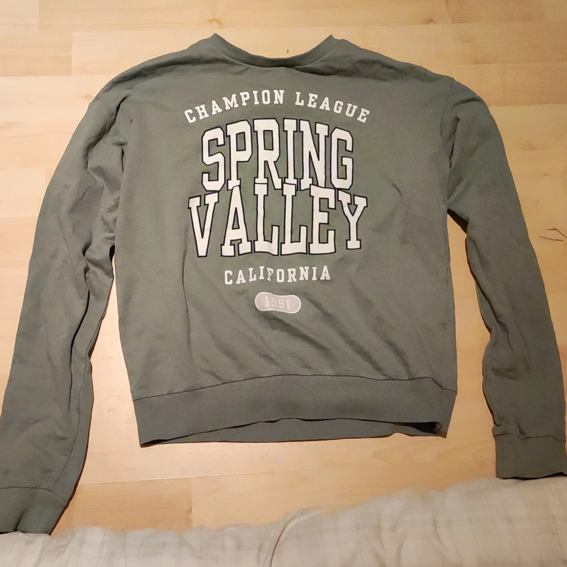 Enkel blus med långa ärmar - 90