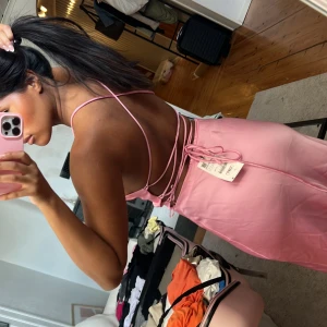 Zara klänning - Klänning från zara, aldrig använd. Frakt tillkommer