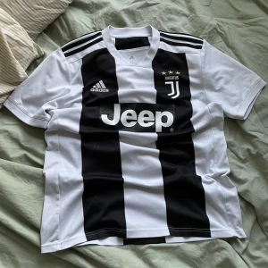 Juventus tröja 2018/19 - Juventus hemmatröja från 2018/19 säsongen Skick: 8/10
