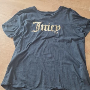 Juicy couture tshirt - Mörkgrå juicy couture använd