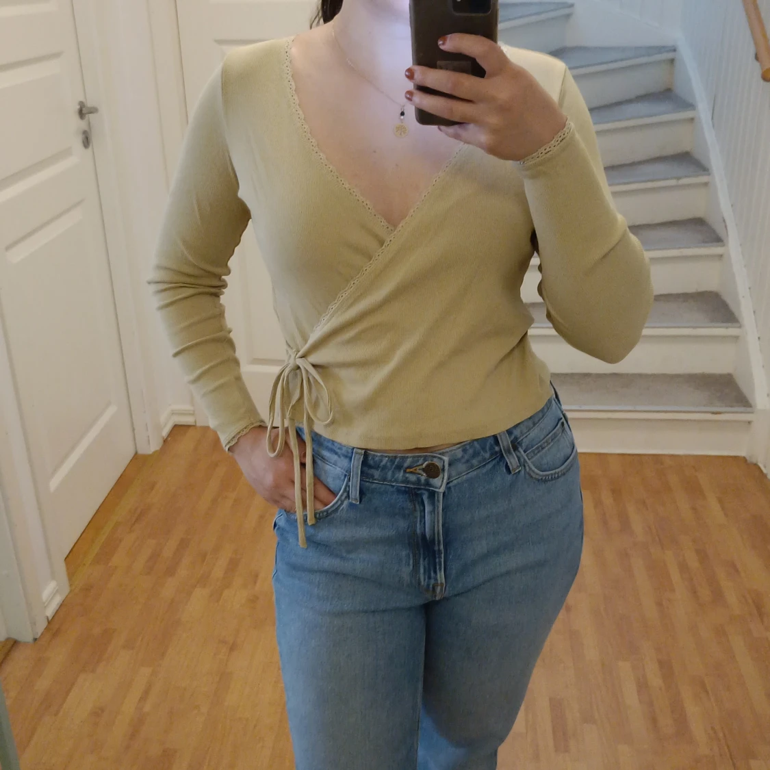 Omlotttröja från Monki