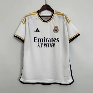 Real Madrid 23/24 - Tja!  Säljer olika fotbollströjor som är helt nya Alla är för den nya säsongen  Finns alla storlekar Skriv ifall du är intresserad för mer info!!!!