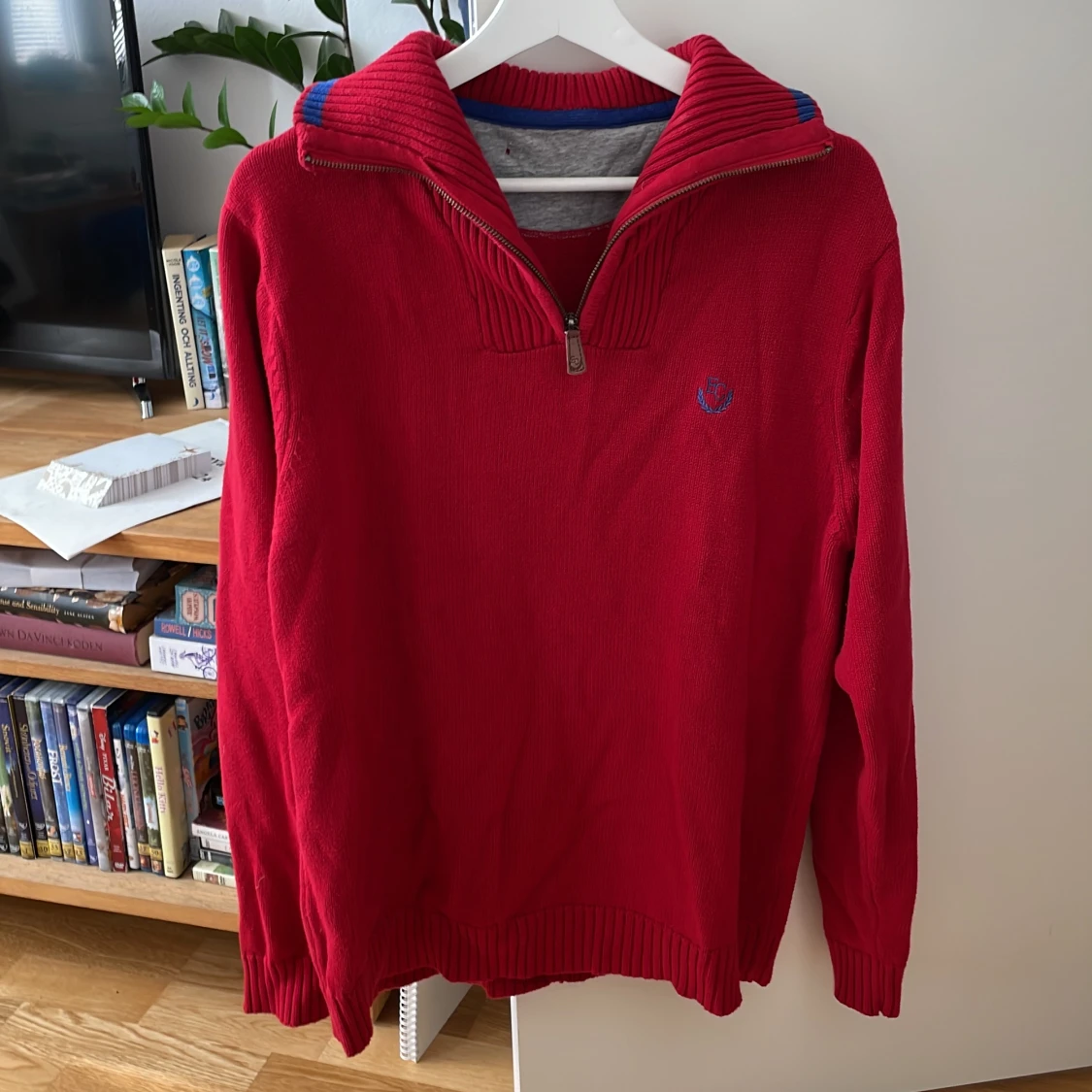 Röd tjocktröja 🧣 - 90