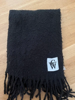 Halsduk - Jätte fin Carin Wester halsduk som tyvärr inte kommer till användning💗 