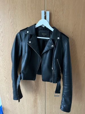 Skinnjacka - Jätte fin skinnjacka använd få gånger, storlek s