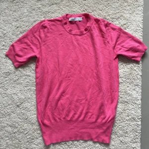 rosa tröja - den används tyvärr inte längre. Köptes förra sommaren. Endast använd ungefär 5 gg 