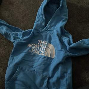 The north face hoodie nypris 700kr