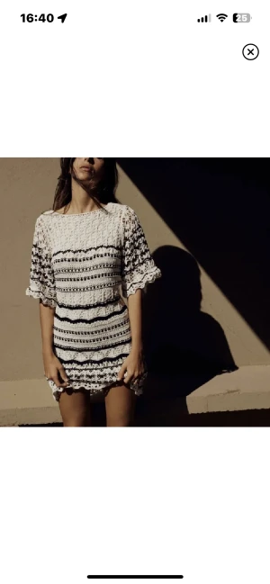 Zara klänning 👗  - Säljer denna klänning ifrån zara som tyvärr är för stor aldrig använt🫶