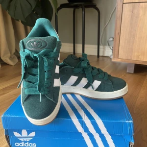 Adidas campus 00 forrst glade - Lite smutsiga men annars felfri. Skriv gärna för fler bilder eller frågor!