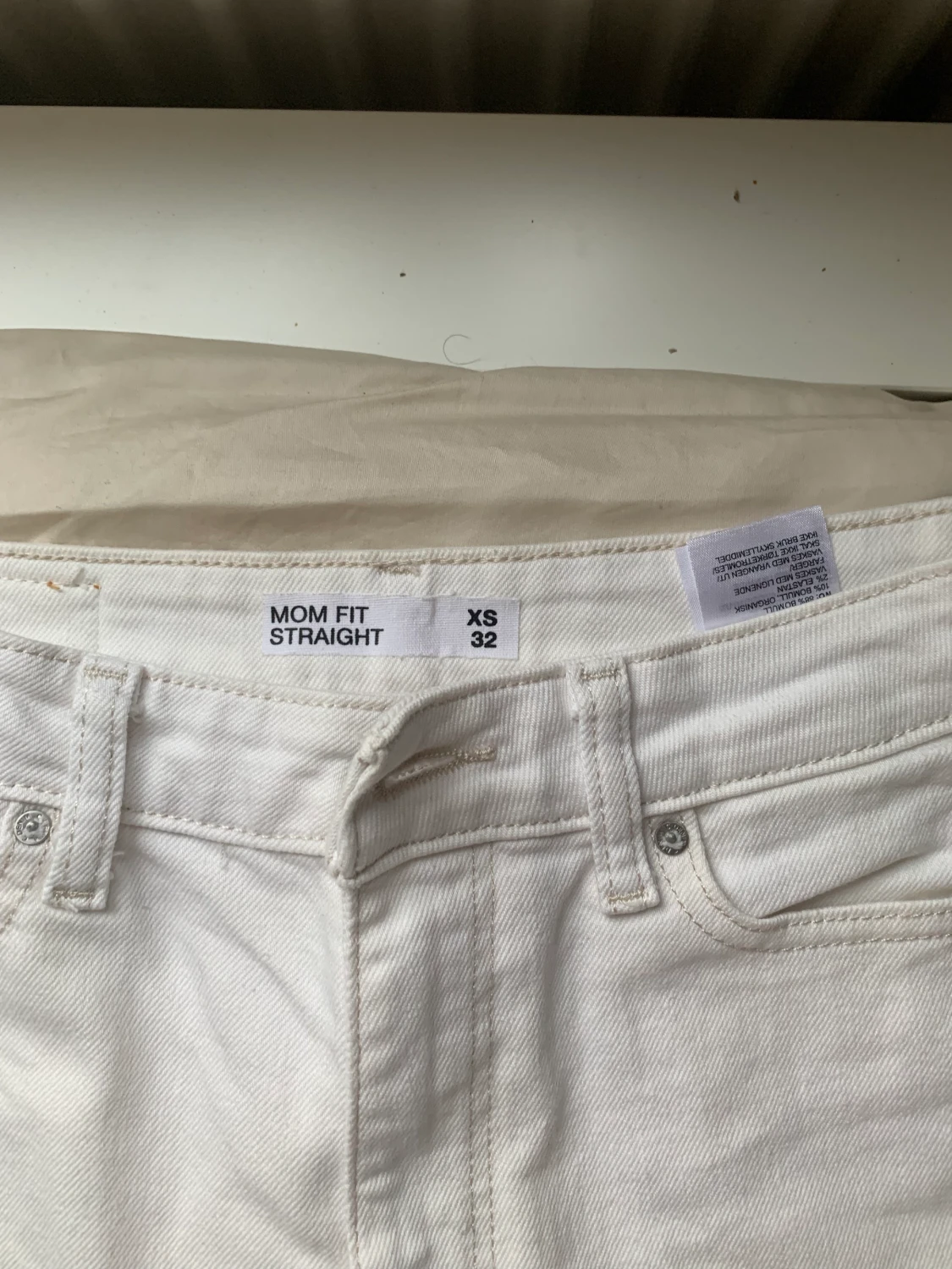 vit/beiga helt nya byxor - 90