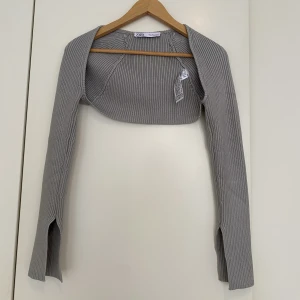 Grå bolero - Supersnygg grå bolero 