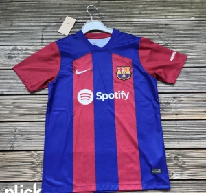 Barca + PSG tröja - Både PSG tröjan och Barca tröjan i en deal! Kolla annonserna för all info!