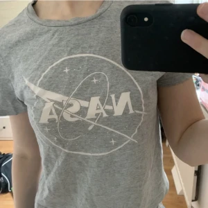 T-shirt  - En nasa T-shirt som inte används 