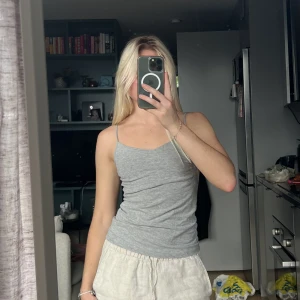 Linne med vadering - Linne med ett extra tyg över bysten