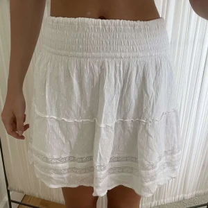 Kjol - Vit kjol från Hollister som jag inte använder! 
