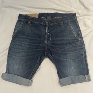 Dondup shorts  - Sköna dondup shorts knappt andvånda.