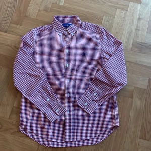 Kill skjorta  - Röd rutig Ralph Lauren Kill skjorta i fint skick