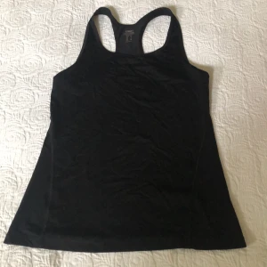 Casall träningslinne - Casall träningslinne. Använt ett fåtal gånger. Brottarrygg. Nyskick. 