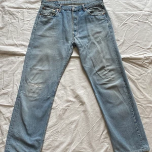 Levis’s 501 W36 L36  - Vintage Levis’s jeans, distressed sömmar, straight/ relaxed fit. köpta i Napoli & nvända fåtal gånger.  
