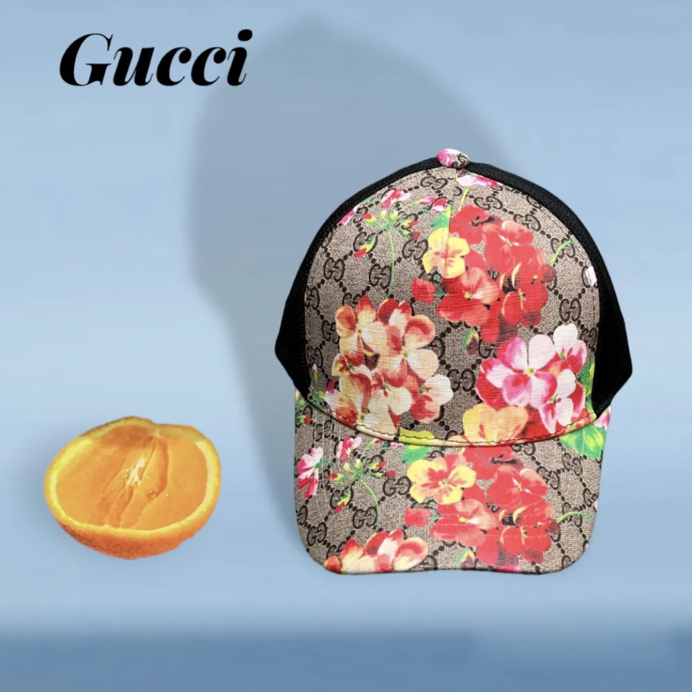 Gucci keps med blommönster. Övrigt.