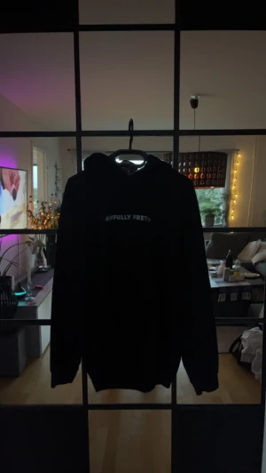 hoodie  - skön hoodie med nice design 