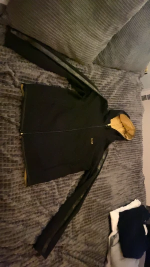 Hugo boss kofta - Hugo boss kofta Nypris 2000kr Storlek S Nyskick