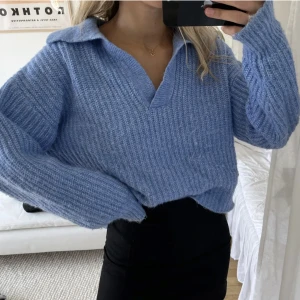 Stickad tröja - Superfin stickad tröja från gina i storlek S, väldigt skön och passar perfekt nu till hösten!🍂