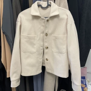 Jacka - Fin jacka knappt använd 