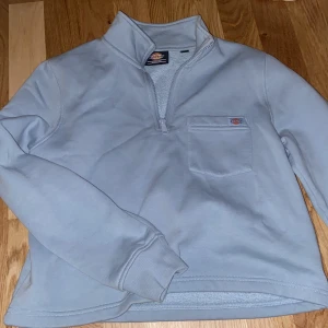 tröja - knappt använd!