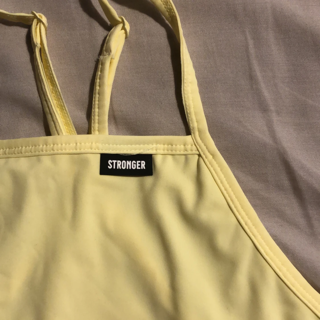 Stronger linne💛 - 90